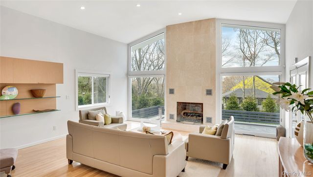 1 Carver Street, Sag Harbor, NY 11963