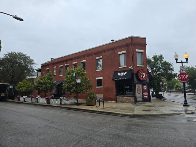 4263 N Lincoln Avenue, Chicago, IL 60618