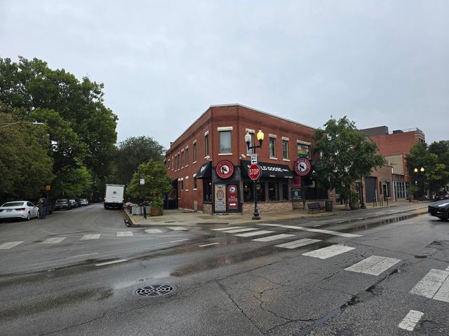 4263 N Lincoln Avenue, Chicago, IL 60618