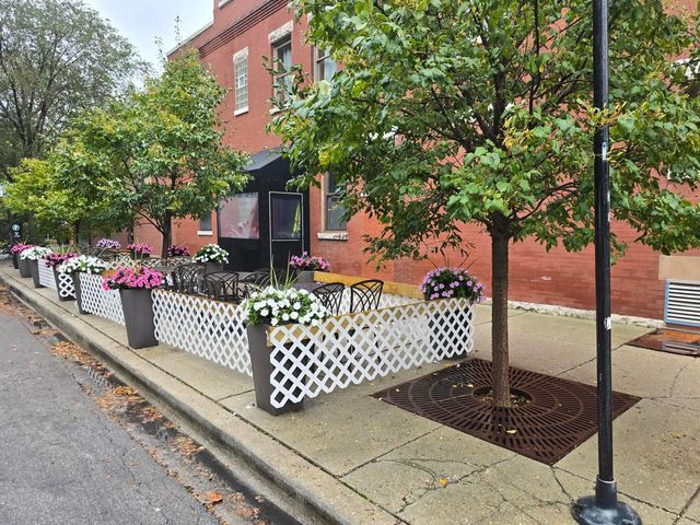 4263 N Lincoln Avenue, Chicago, IL 60618