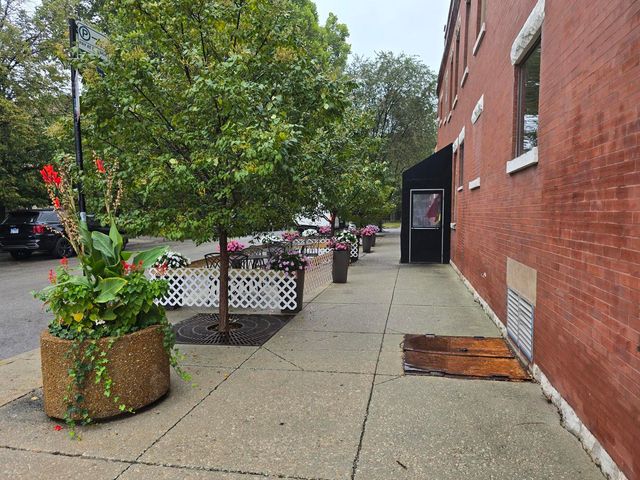 4263 N Lincoln Avenue, Chicago, IL 60618