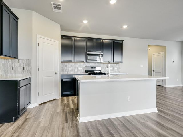 109 Rivendale ST, Liberty Hill, TX 78642