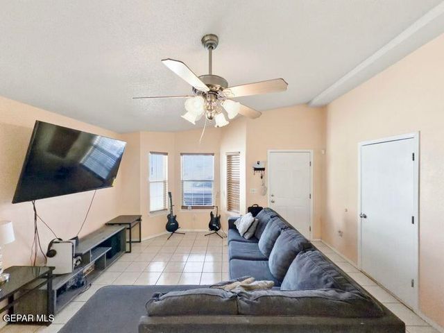 1695 SAINT STEPHEN Place, El Paso, TX 79936