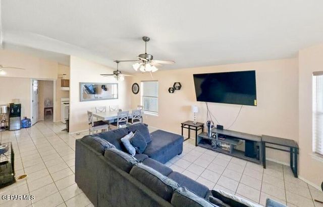 1695 SAINT STEPHEN Place, El Paso, TX 79936