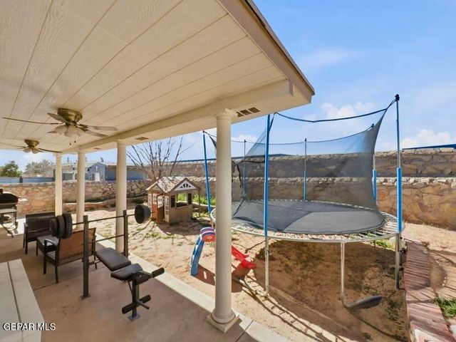 1695 SAINT STEPHEN Place, El Paso, TX 79936