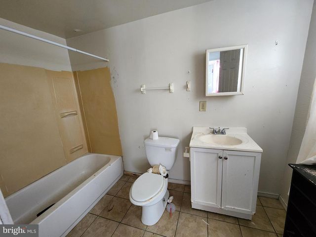 241 S CALHOUN ST, Baltimore, MD 21223
