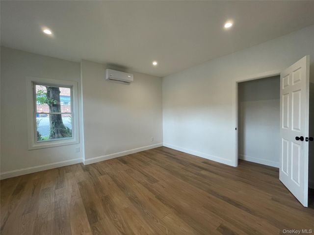 3 Rams Hill Road 1, Glenwood Landing, NY 11547