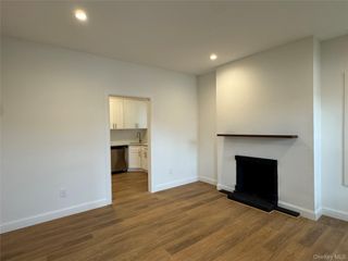 3 Rams Hill Road 1, Glenwood Landing, NY 11547