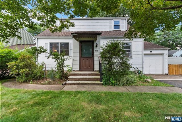 305 E Main Street, Bergenfield, NJ 07621