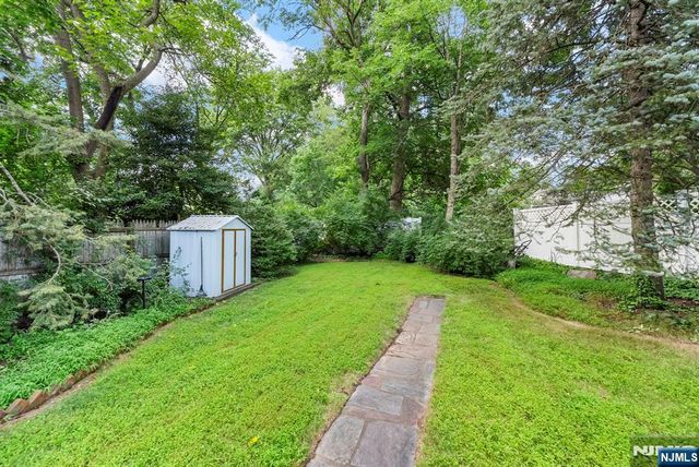 305 E Main Street, Bergenfield, NJ 07621