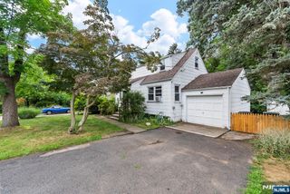 305 E Main Street, Bergenfield, NJ 07621