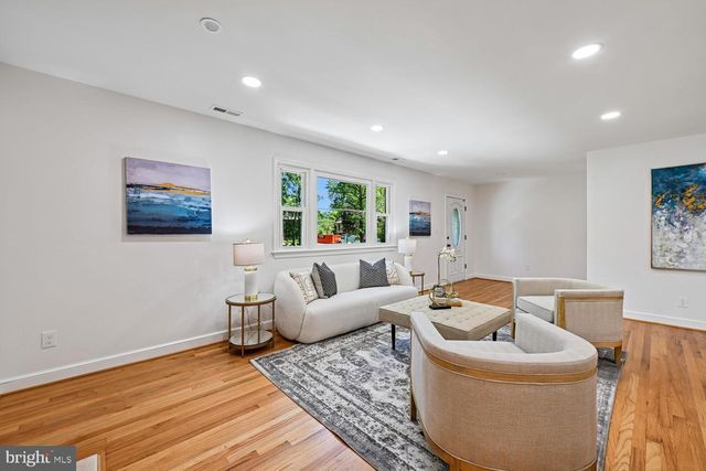 3214 CHICHESTER LN, Fairfax, VA 22031