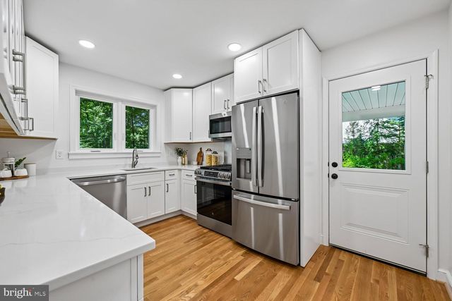 3214 CHICHESTER LN, Fairfax, VA 22031