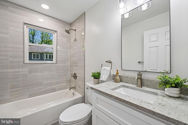 3214 CHICHESTER LN, Fairfax, VA 22031
