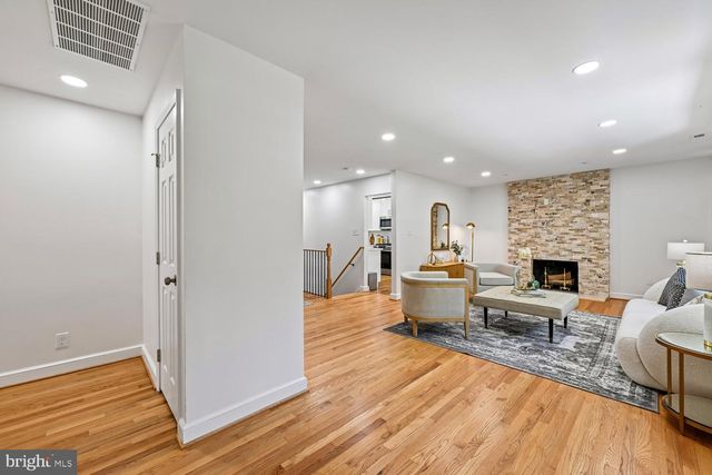 3214 CHICHESTER LN, Fairfax, VA 22031