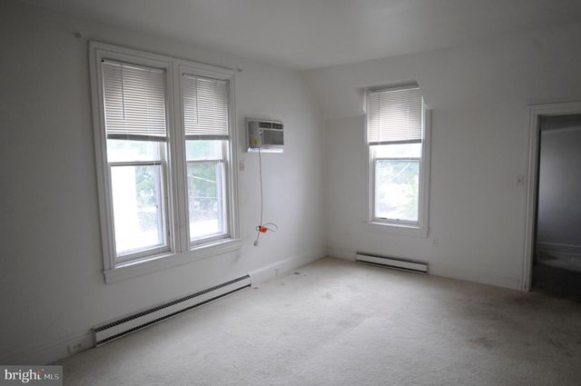 12 S STATE ST, Dover, DE 19901