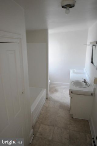 12 S STATE ST, Dover, DE 19901
