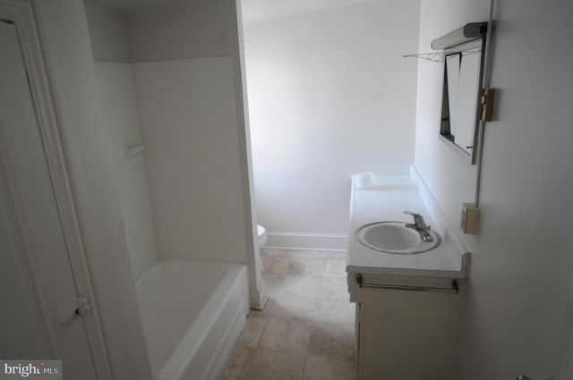 12 S STATE ST, Dover, DE 19901