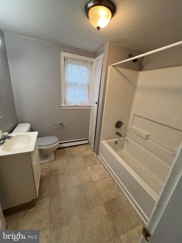 12 S STATE ST, Dover, DE 19901