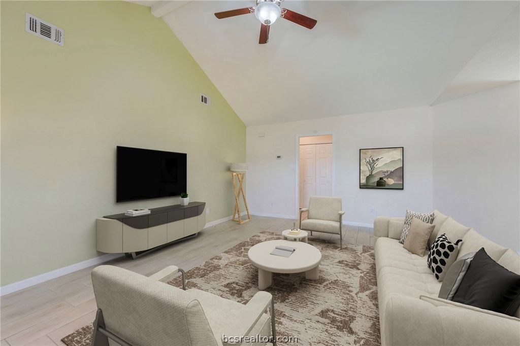 501 Riggs Street, Brenham, TX 77833 — photo 2
