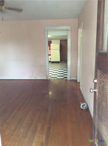 914 Macarthur Street, Cuero, TX 77954