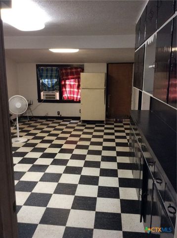 914 Macarthur Street, Cuero, TX 77954