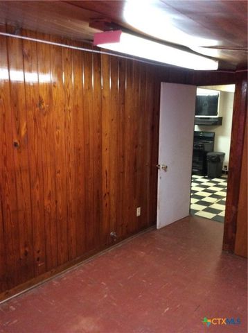 914 Macarthur Street, Cuero, TX 77954