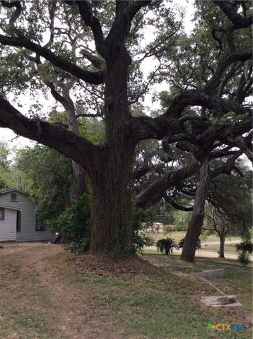 914 Macarthur Street, Cuero, TX 77954