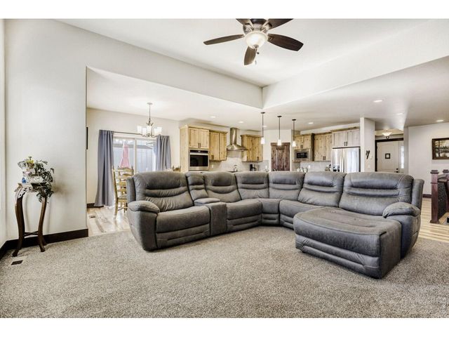 2009 Orchard Bloom Dr, Windsor, CO 80550