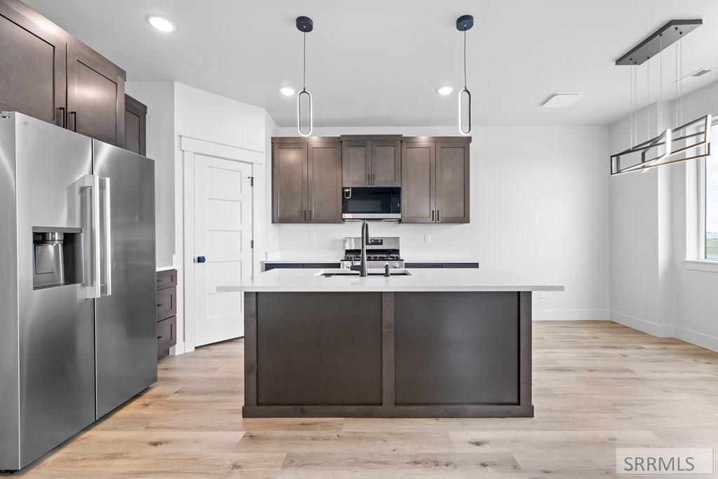 Image 23 of property listing at 739 Curlew Drive, Ammon, ID 83406
