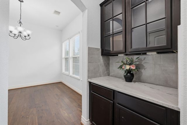 135 Deerfield Meadow Drive, Conroe, TX 77384