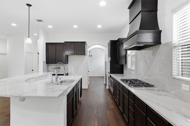 135 Deerfield Meadow Drive, Conroe, TX 77384