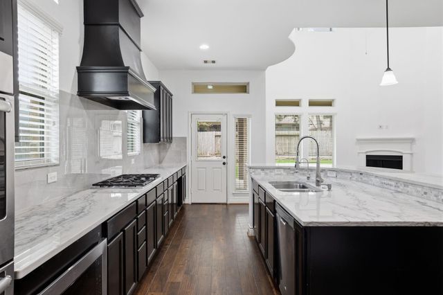 135 Deerfield Meadow Drive, Conroe, TX 77384