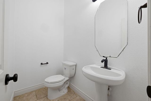 135 Deerfield Meadow Drive, Conroe, TX 77384