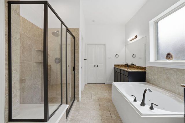 135 Deerfield Meadow Drive, Conroe, TX 77384