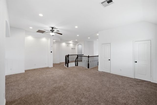 135 Deerfield Meadow Drive, Conroe, TX 77384