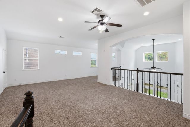 135 Deerfield Meadow Drive, Conroe, TX 77384