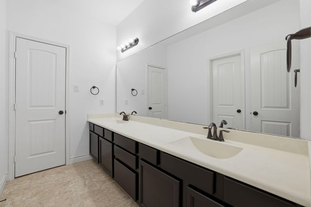 135 Deerfield Meadow Drive, Conroe, TX 77384