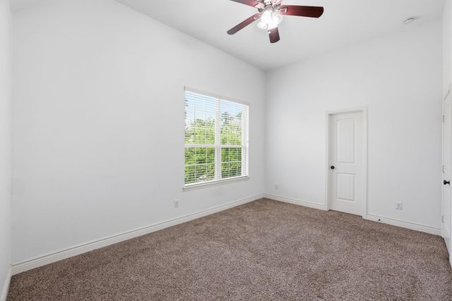 135 Deerfield Meadow Drive, Conroe, TX 77384