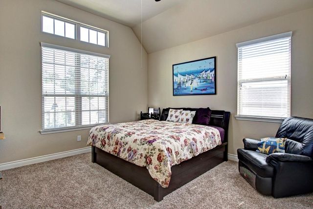 135 Deerfield Meadow Drive, Conroe, TX 77384