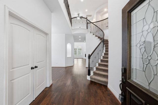 135 Deerfield Meadow Drive, Conroe, TX 77384