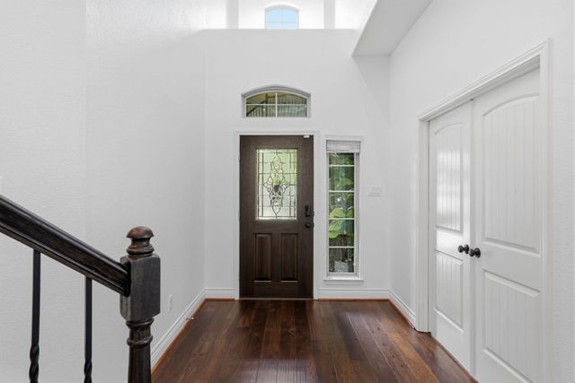 135 Deerfield Meadow Drive, Conroe, TX 77384