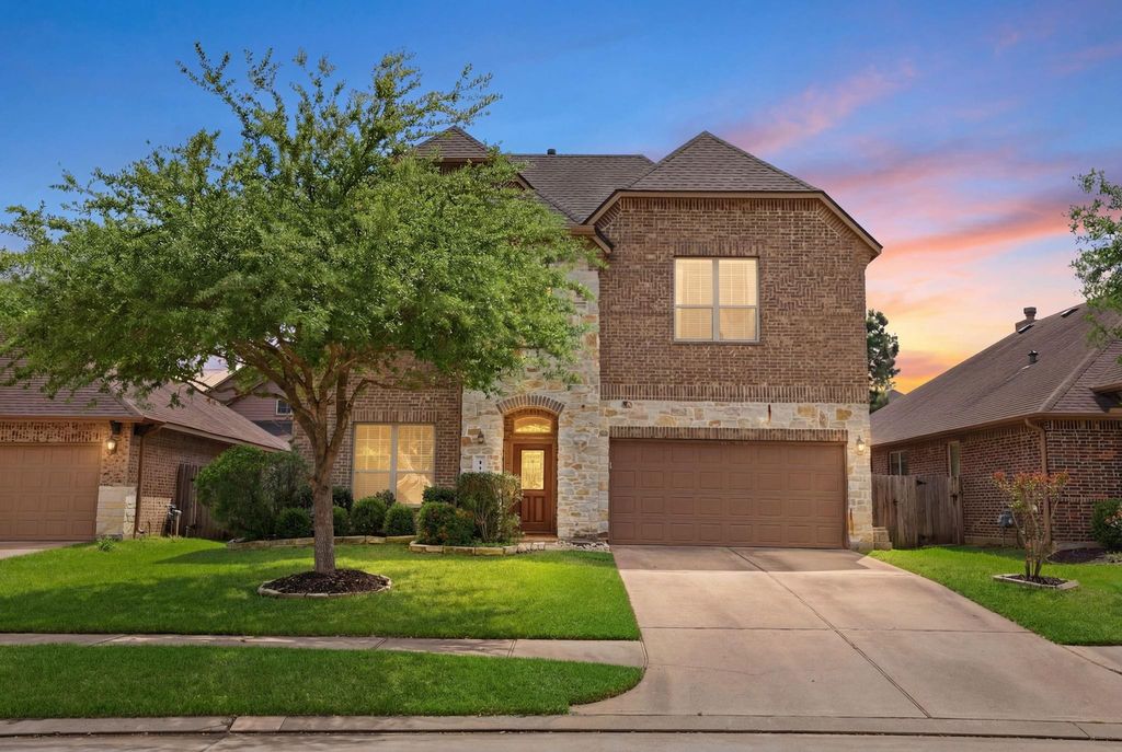 135 Deerfield Meadow Drive, Conroe, TX 77384