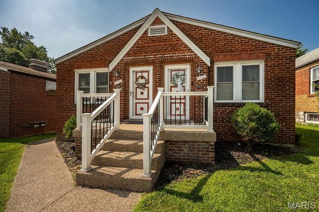 6742 Dolan Place, St Louis, MO 63139