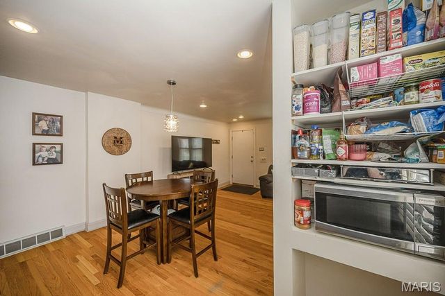 6742 Dolan Place, St Louis, MO 63139
