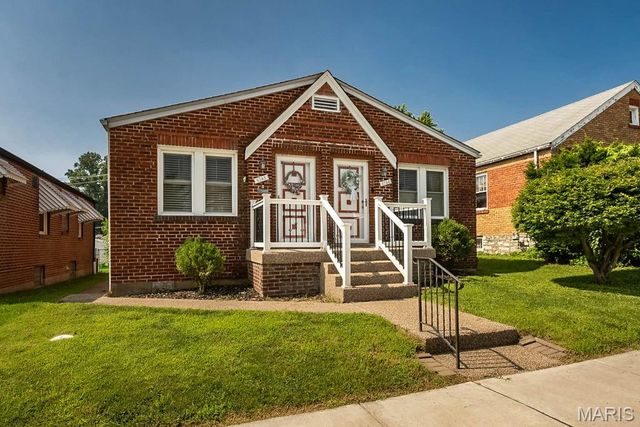 6742 Dolan Place, St Louis, MO 63139