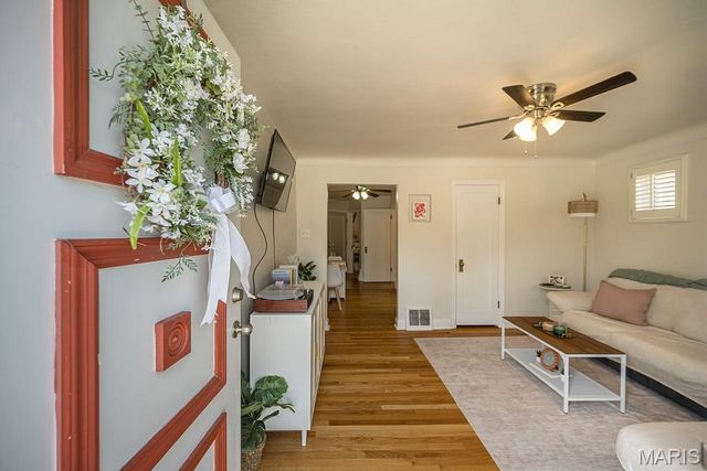 6742 Dolan Place, St Louis, MO 63139