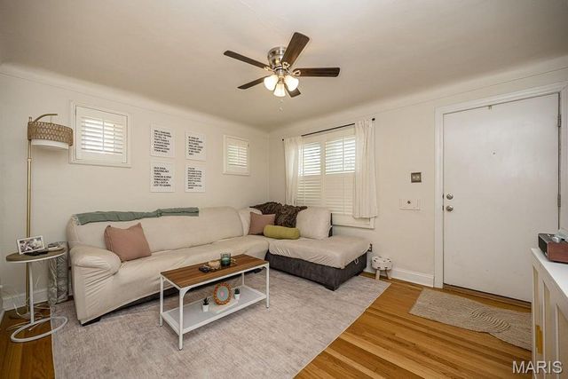 6742 Dolan Place, St Louis, MO 63139
