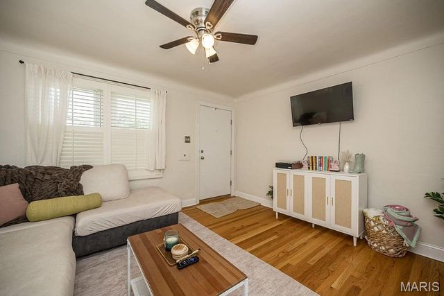 6742 Dolan Place, St Louis, MO 63139