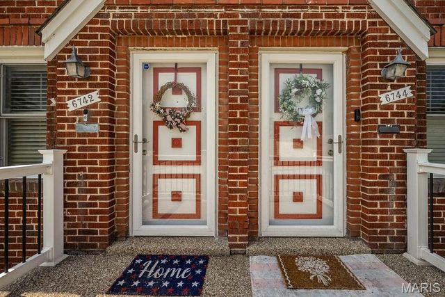 6742 Dolan Place, St Louis, MO 63139